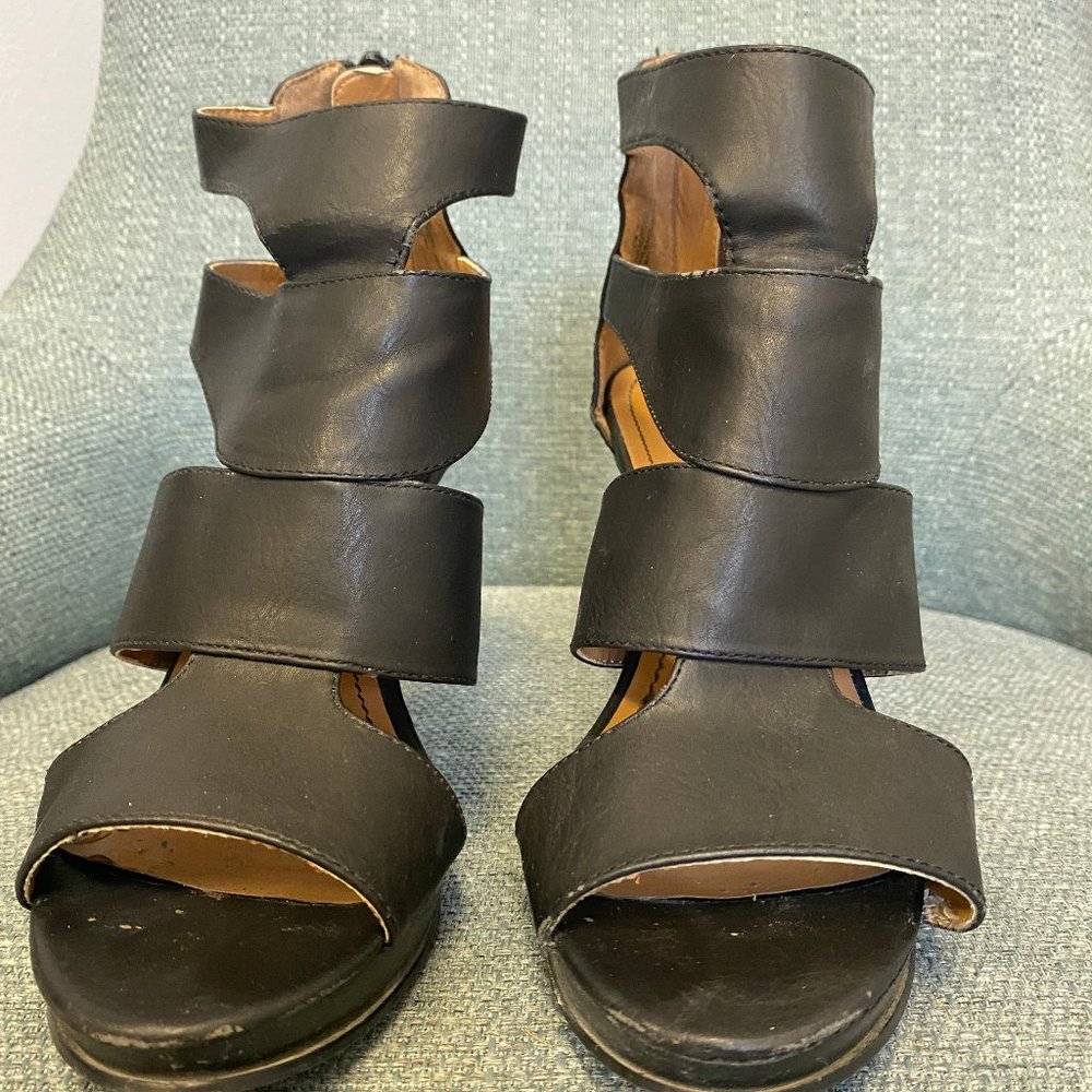 Black Nine West Heel